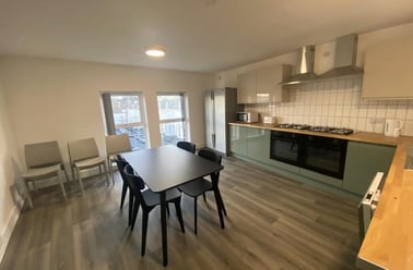 10 Lisson Grove, Mutley, Plymouth - Image 2